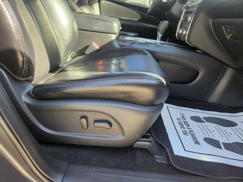 2019 Nissan Pathfinder SL