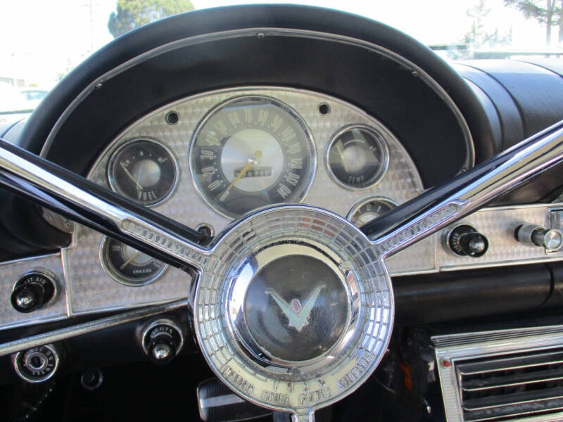 1957 Ford Thunderbird