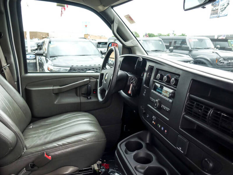2024 Chevrolet Express 2500