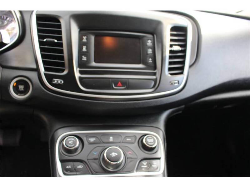 2016 Chrysler 200