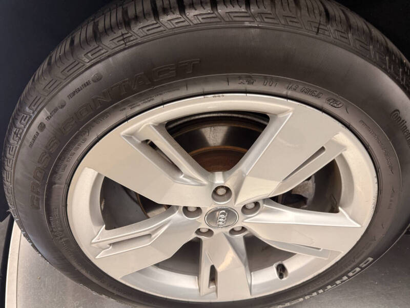 2018 Audi Q5 2.0T quattro Premium Plus