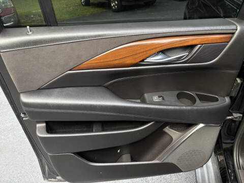 2017 Cadillac Escalade ESV Luxury