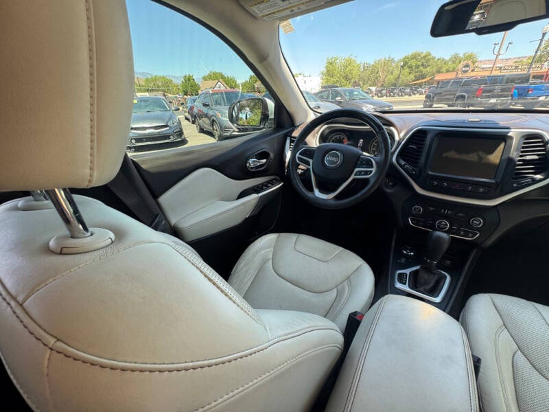 2017 Jeep Cherokee Overland
