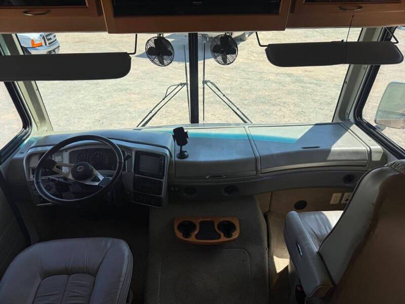 2005 Workhorse W22