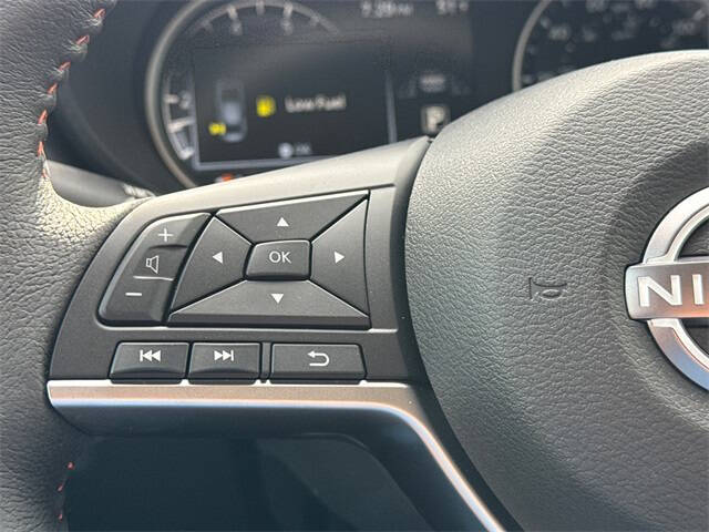 2025 Nissan Versa SR