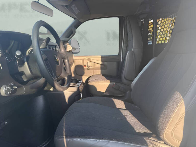 2023 Chevrolet Express Cargo Work Van - Photo 13