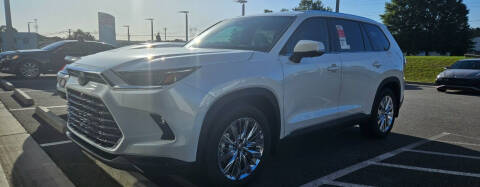 2024 Toyota Grand Highlander for sale at Uncle Ray's Auto Gallery / Calavan CDJR in Lithia Springs GA