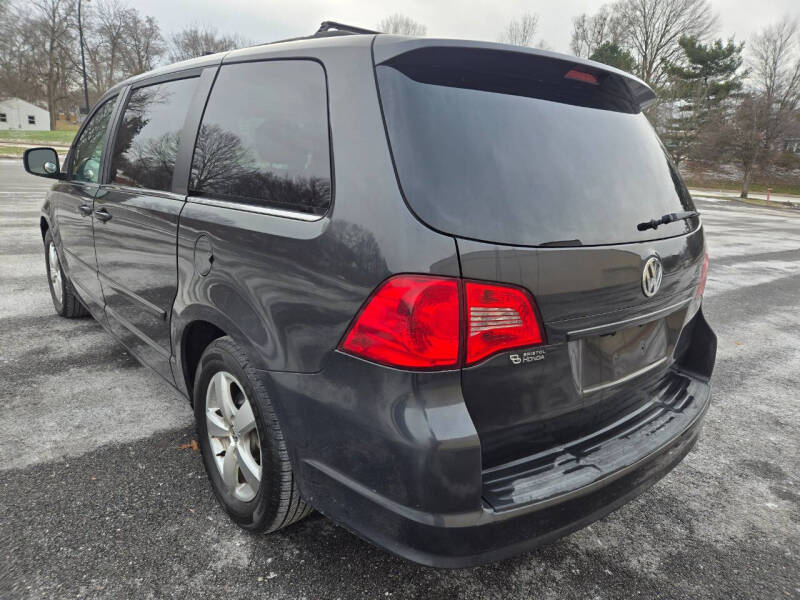 2011 Volkswagen Routan SEL