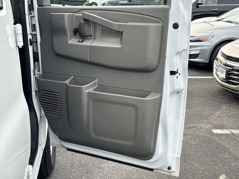 2024 Chevrolet Express 2500