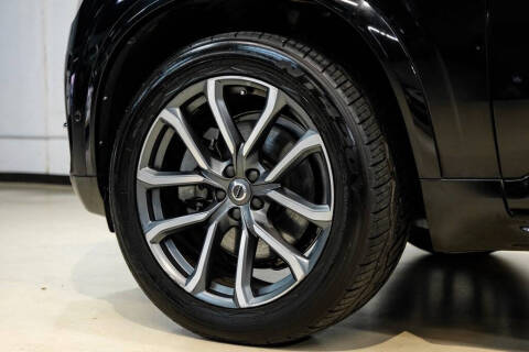 2017 Volvo XC90 T6 Momentum