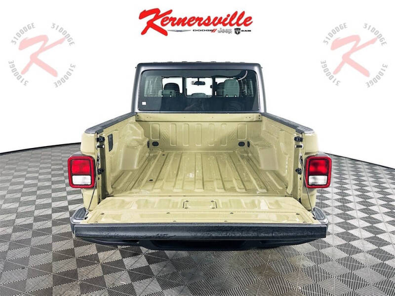 2026 Jeep Gladiator Sport