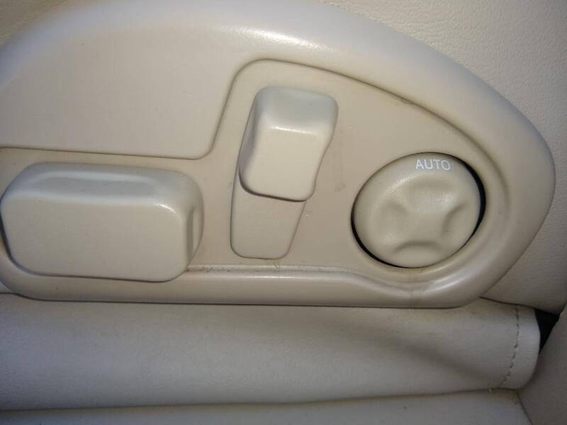 2005 Cadillac DeVille DHS