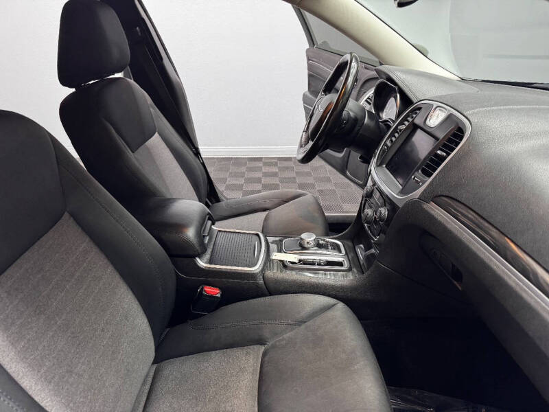 2020 Chrysler 300 Touring