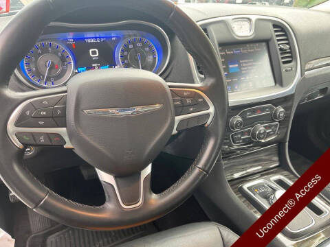 2016 Chrysler 300 Limited