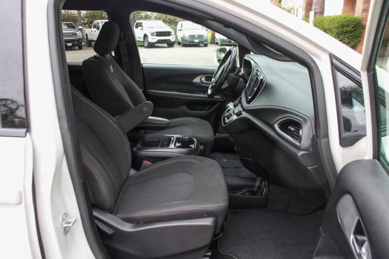 2021 Chrysler Pacifica Touring