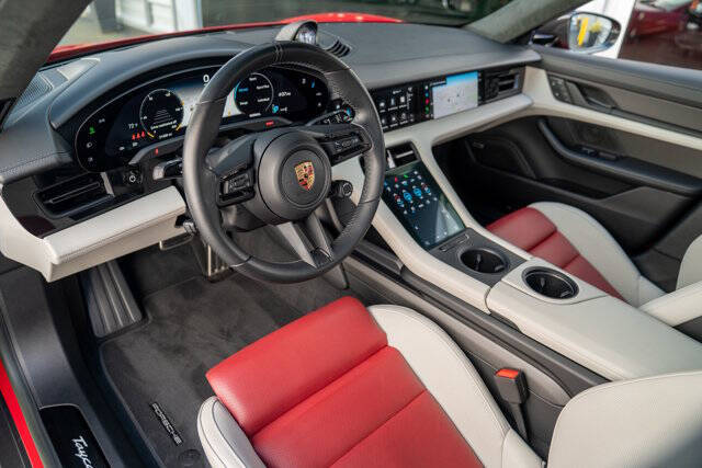 2022 Porsche Taycan 9