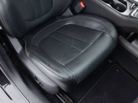 2017 Chrysler 200 Limited Platinum