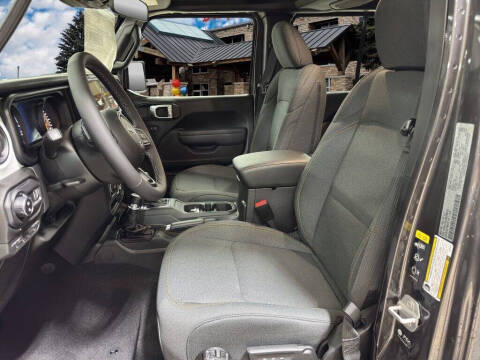 2025 Jeep Gladiator Sport