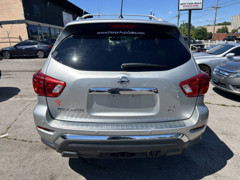 2017 Nissan Pathfinder SL