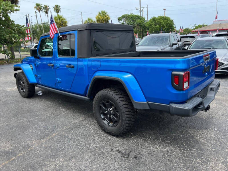 2021 Jeep Gladiator Willys Sport