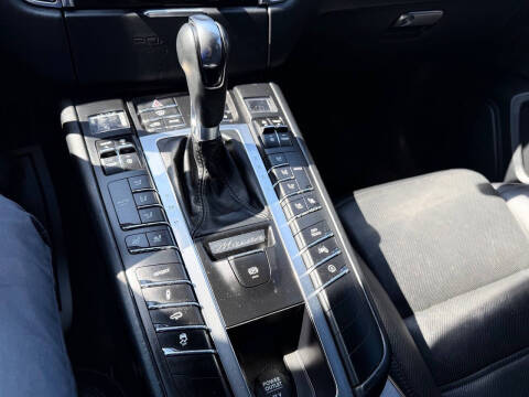 2015 Porsche Macan Turbo
