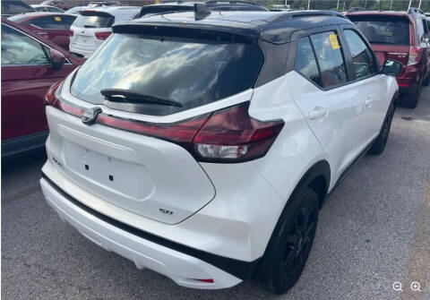 2023 Nissan Kicks SR