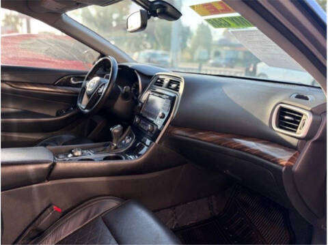 2017 Nissan Maxima Platinum