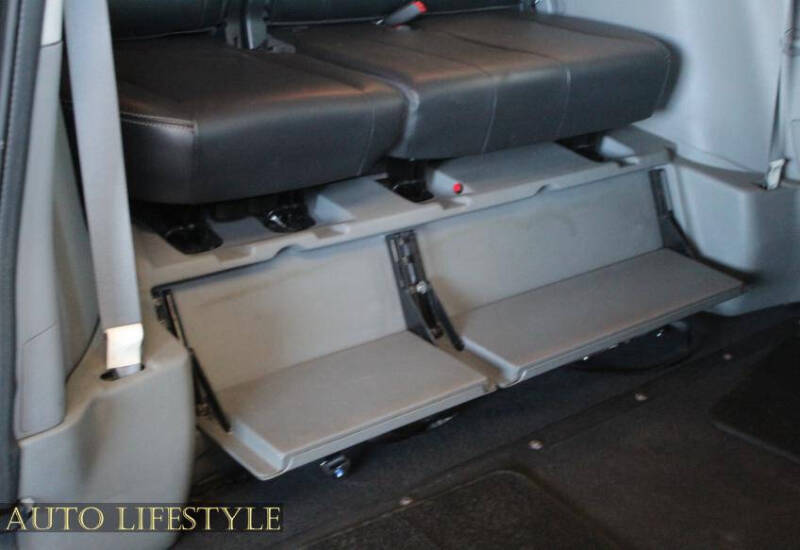 2013 Toyota Sienna SE 8-Passenger