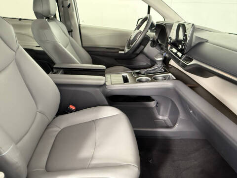 2022 Toyota Sienna XLE 7-Passenger