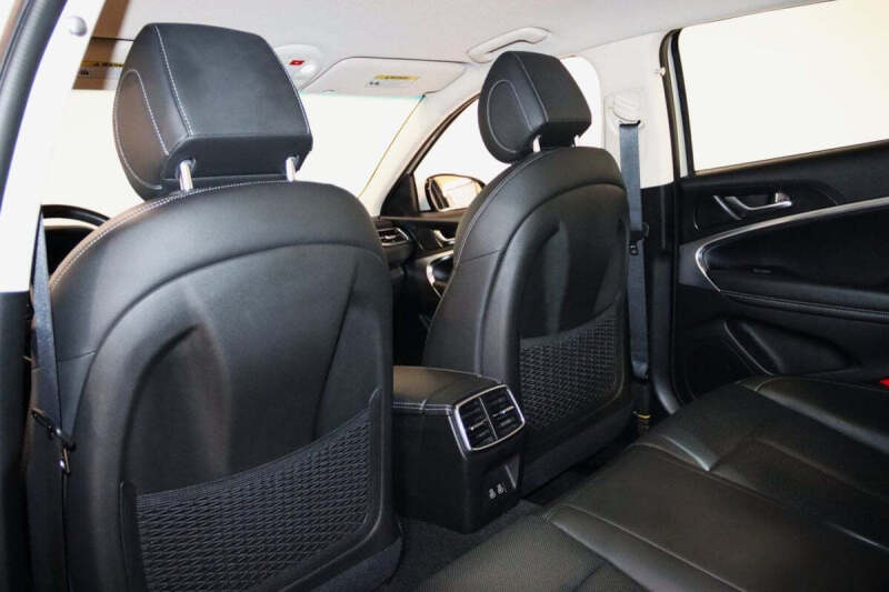 2025 Genesis G70