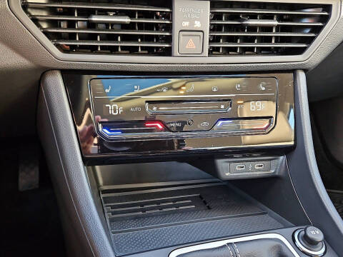 2025 Volkswagen Jetta SEL