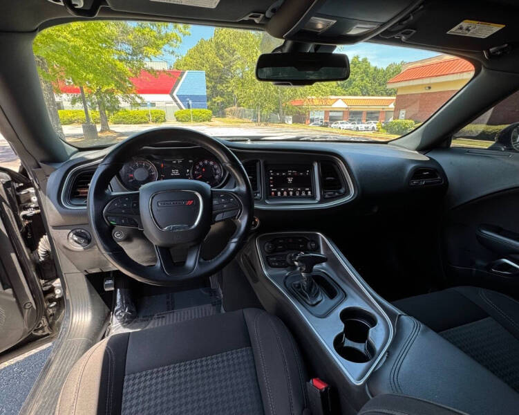2019 Dodge Challenger SXT