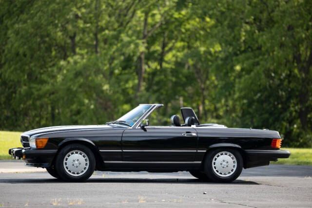 1988 Mercedes-Benz 560-Class for sale at Autowerks in Cary, IL