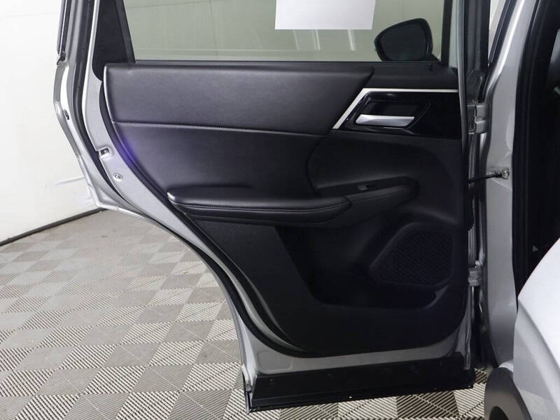 2024 Mitsubishi Outlander PHEV SE