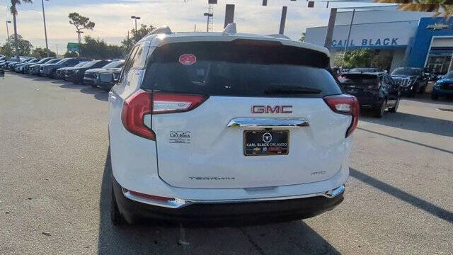 2023 GMC Terrain SLT