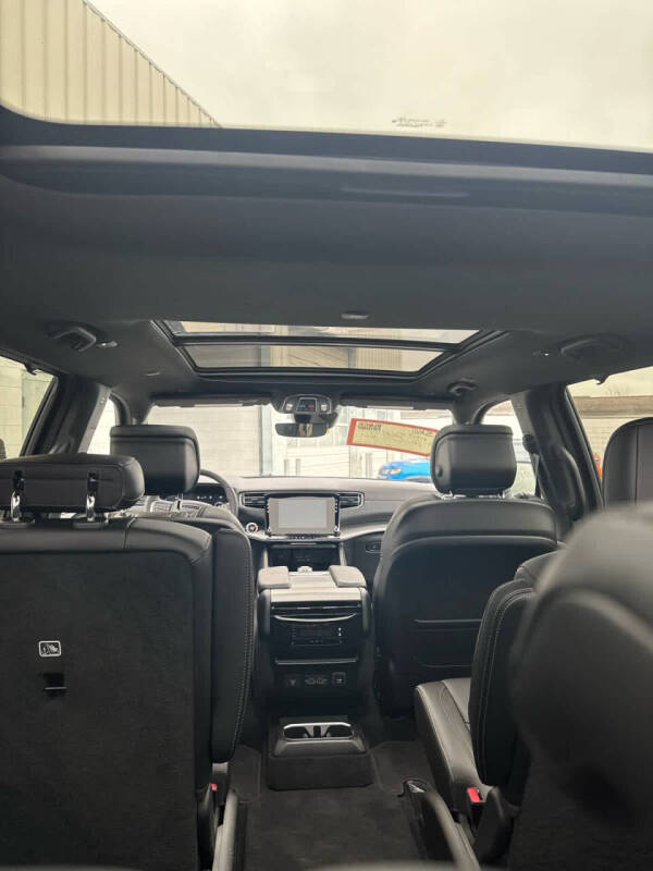 2025 Jeep Wagoneer Carbide