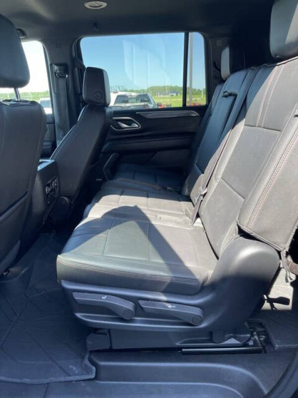 2023 Chevrolet Suburban RST