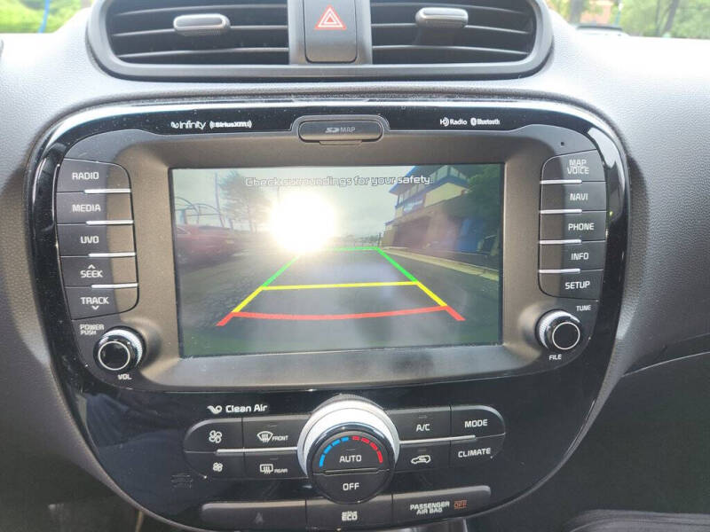 2015 Kia Soul +