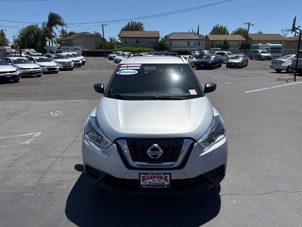 Silver 2018 Nissan Kicks S S 4dr Crossover 2