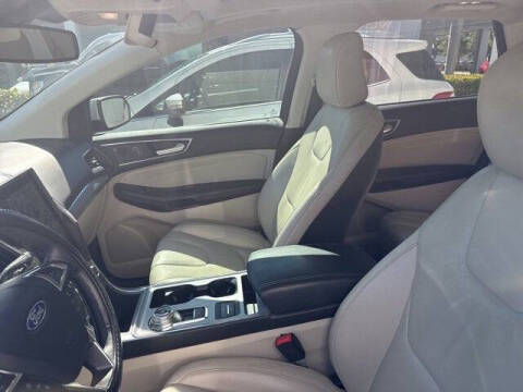 2021 Ford Edge Titanium