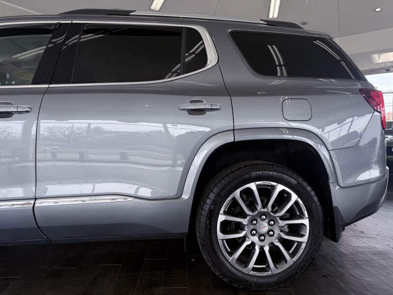 2022 GMC Acadia Denali