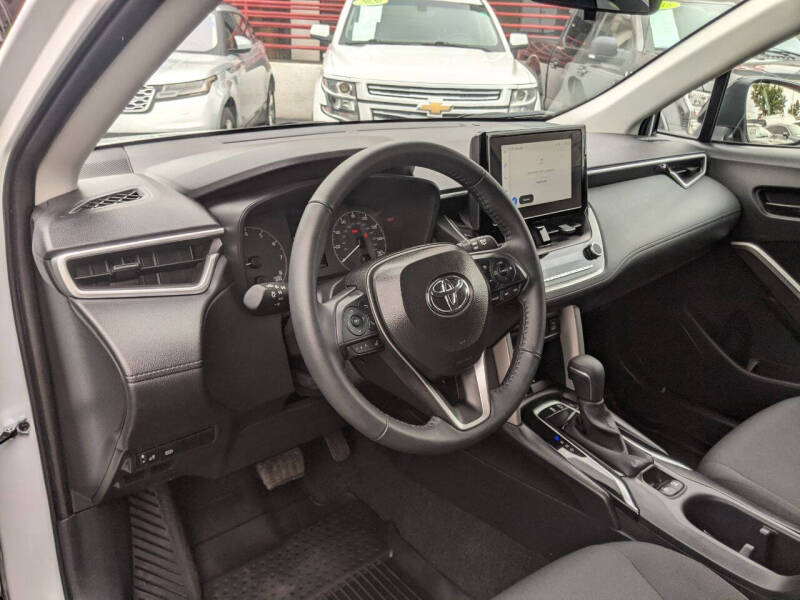 2025 Toyota Corolla Cross LE