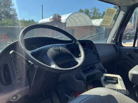 2010 Freightliner Business class M2