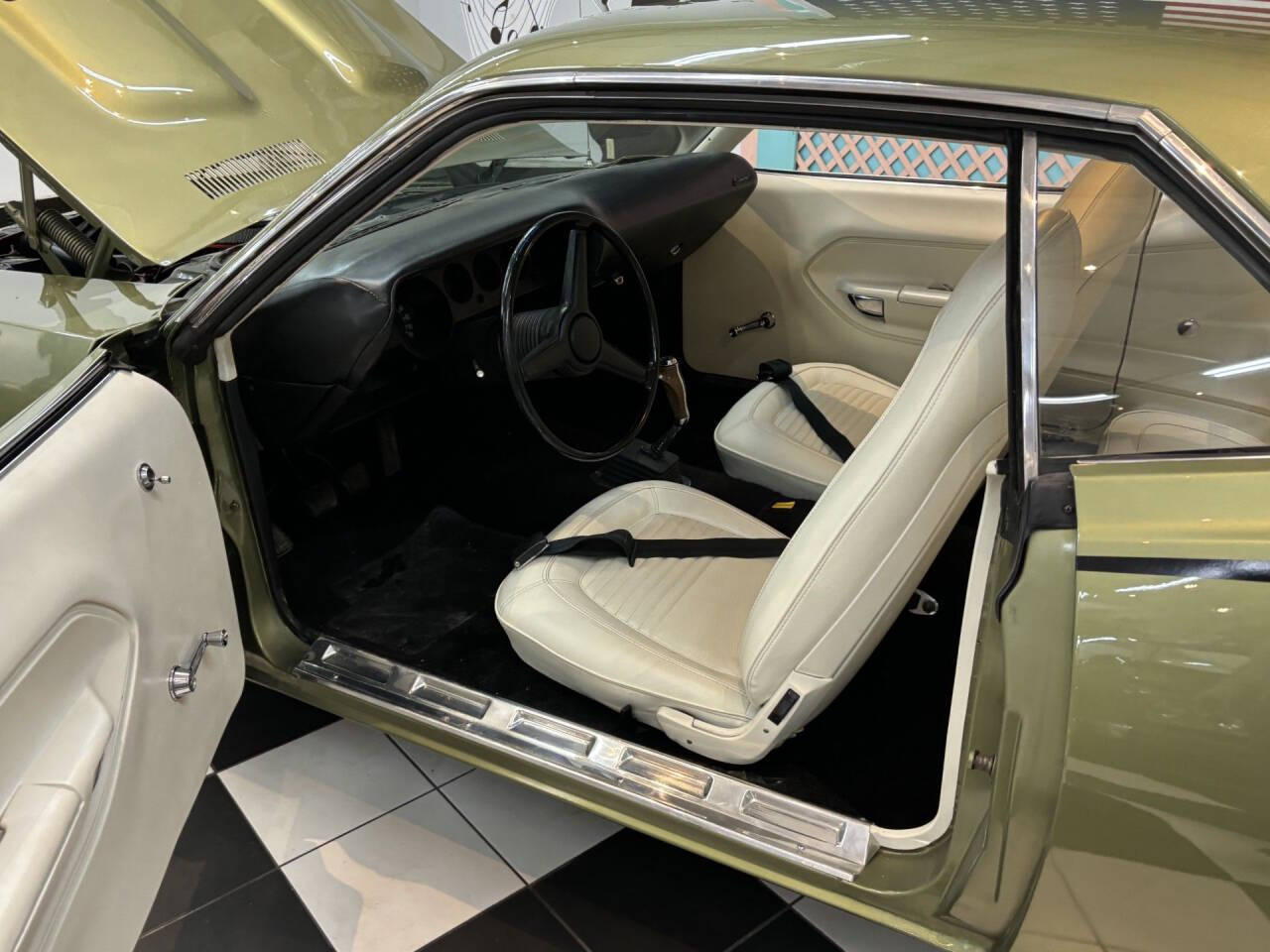 1970 Plymouth Cuda 23