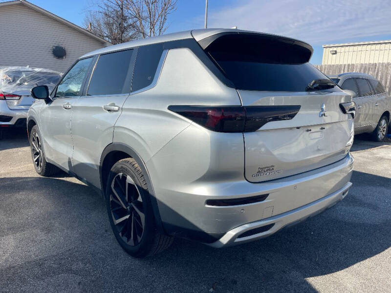 2022 Mitsubishi Outlander SE