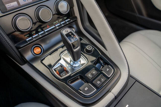 2014 Jaguar F-TYPE 31