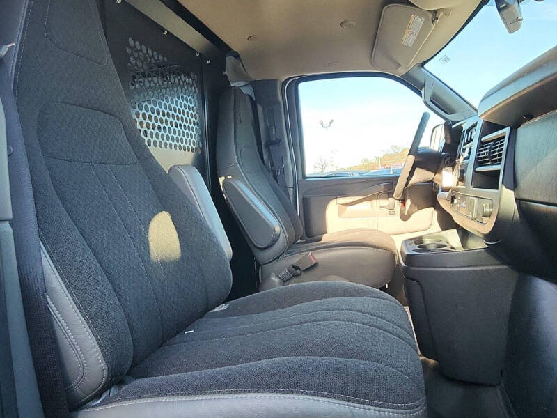 2024 Chevrolet Express 2500