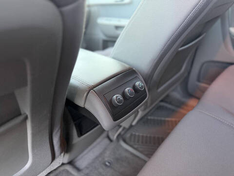 2011 Chevrolet Traverse LS