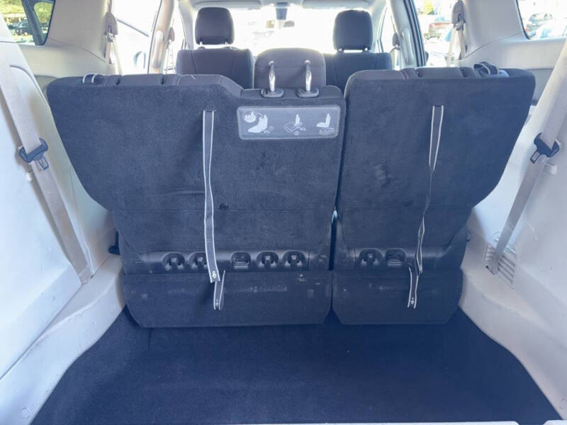 2021 Chrysler Voyager LX