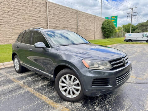 2012 Volkswagen Touareg for sale at EMH Motors in Rolling Meadows IL